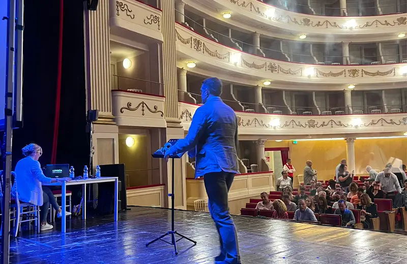 Interpretariato per eventi a Bologna, fiere e congressi